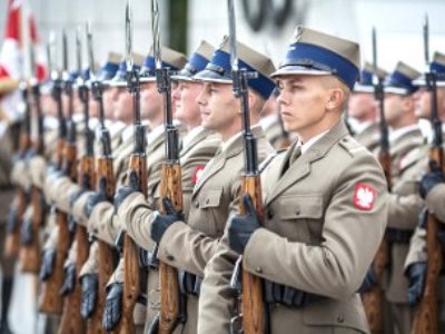 Польша увеличит армию за год на 50 тысяч человек