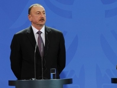 Алиев: Каждая страна может покупать оружие у России