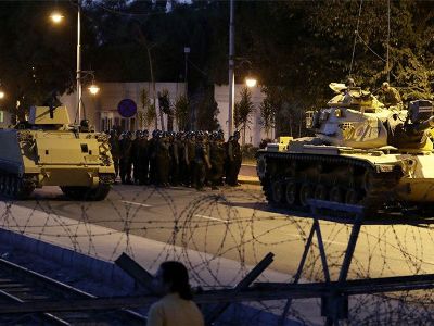 Reuters: В попытке переворота в Турции участвует значительная часть военных