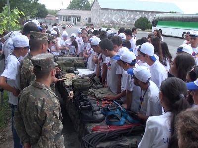 «Արի տուն» ծրագրի տասնյակ ներկայացուցիչներ այցելել են ՀՀ ԶՈՒ զորամասերից մեկը