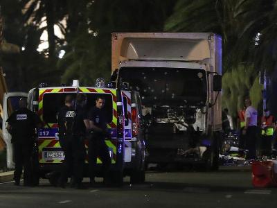 Премьер Франции отверг критику о недостаточных мерах безопасности в Ницце в день теракта