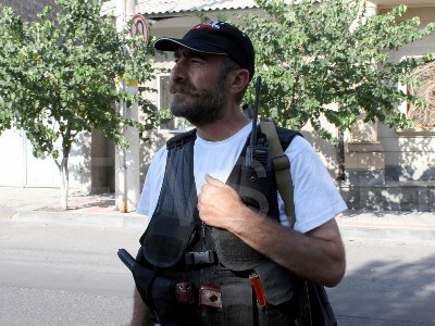 Двое участников захватившей полк ППС в Ереване группы «Сасна црер» сдались полиции, Павлик Манукян и его сын ранены Двое участников захватившей полк ППС в Ереване группы «Сасна црер» сдались полиции, Павлик Манукян и его сын ранены