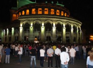 Ազատության հրապարակում հանրավահաք է. Ուղիղ միացում