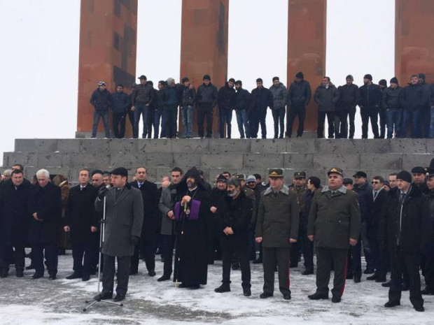 У мемориала Сардарапатской битвы начался первый призыв 2017 года У мемориала Сардарапатской битвы начался первый призыв 2017 года
