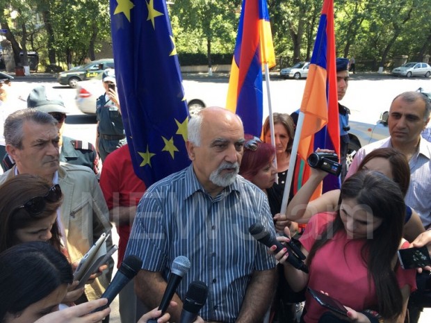 Акция протеста против соглашения по ПВО с Россией в Ереване завершилась. Обновлено