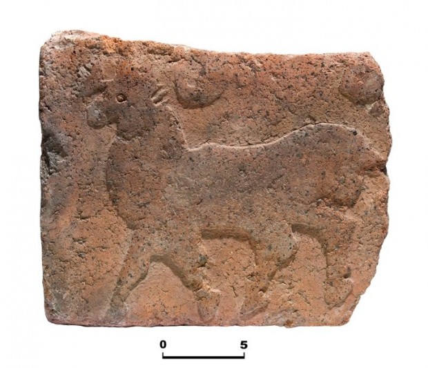 В усыпальнице династии Аршакидов в Ахцке найдены каменные саркофаги с мощами