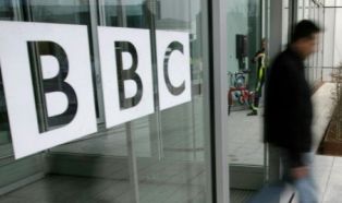 BBC-ի լրագրողներն ու աշխատակիցները դուրս են գալիս փողոց գործադուլի