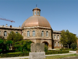 Գեւորգյան հոգեւոր ճեմարանը բացել է իր դռները 14 նոր սաների առաջ