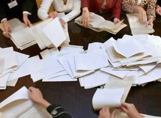 В Азербайджане уточняют списки избирателей