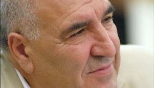 «Чоррорд инкнишханутюн»: Кто же завладел имуществом умершего депутата?