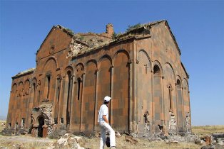 Turkish authorities permitted nationalists to utter Muslim prayer in Cathedral o