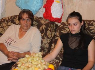 Սկեսուրն ու ամուսինը ծեծել են կնոջը, հետո գլորել աստիճաններից ցած ու խոշտանգված