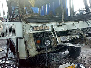 Автобус столкнулся с поездом в Украине: 38 погибших