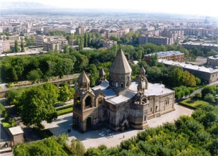 Տ. Դավիթ աբեղա Քարամյանը կարգալույծ է հռչակվել եւ դարձել Կարեն Քարամյան