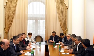 Հայաստանի վարչապետն ու Իրանի էներգետիկայի նախարարը կարեւորել են Մեղրիի ՀԷԿ-ի կառ