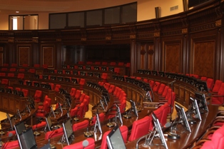 Երեւանում հանդիսավոր բացել են խորհրդարանի նիստերի նոր օվալաձեւ դահլիճը (ֆոտո)