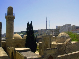 «Հայոց աշխարհ». Բաքուն շարունակում է ռազմական շանտաժը
