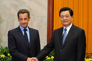 Франция и Китай подписали «урановые» контракты на $20 млрд