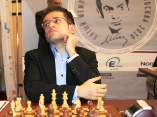 Արոնյանը ոչ ոքի խաղաց Վան Հաոյի հետ