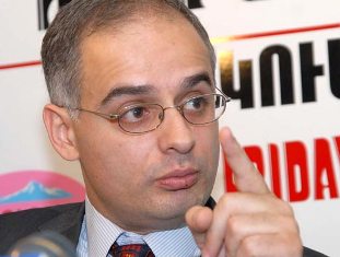 Armenian authorities to release political prisoners