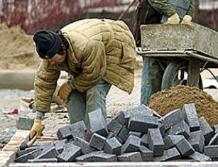 Армению кормят гастарбайтеры из России?