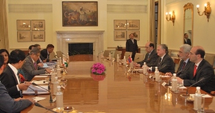 Armenian diplomatic school to cooperate with Indian Council of World Affairs