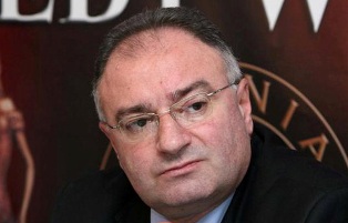 Azeri President seeks to thwart peace process