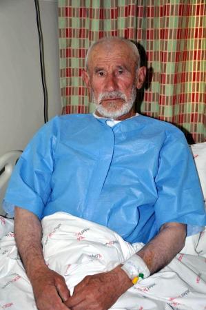 В Турции избили и ударили головой об стенку 74-летнего старика, пострадавшего во