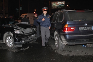 Car accident in Yerevan (Photos, video)