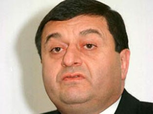 «Չորրորդ ինքնիշխանություն». Պզոյին ժամանակին Հայաստանում ձերբակալել են