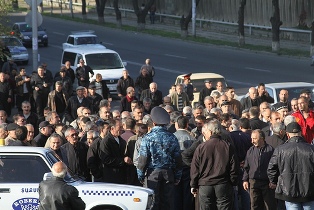 «Առավոտ». «Նաիրիտ»-ի տնօրեններից մեկն իր աշխատակիցներին անվանել է «լրբեր»