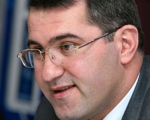 Ստյոպա Սաֆարյանն ու ՕԵԿ ղեկավարությունը «Յարխուշտա» ու «Սարի սիրուն իմ յար ջան»