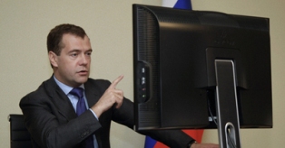 Дмитрий Медведев ответил армянке в Twitter
