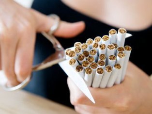Armenian Premier attacks smoking