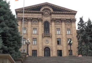 В повестке заседания Национального Собрания 107 вопросов и 12 международных дого