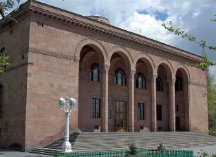Գիտնականն առաջարկում է դադարեցնել ԳԱԱ-ի ընտրությունները եւ բերում հիմնավորումներ