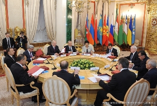 Մոսկվայում Սերժ Սարգսյանը մասնակցել է ԱՊՀ երկրների ղեկավարների նիստին
