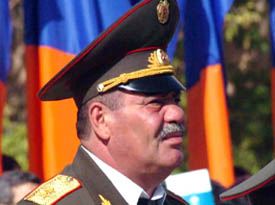 «Առավոտ». Մանվել Գրիգորյանի հրահանգով Էջմիածնում գումարներ են հավաքում բիզնեսմեն