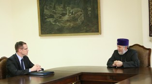 Գարեգին Բ. Հայերն ու լատիշները սնվում են նույն ակունքներից եւ մերձենում են