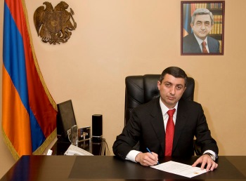 «Առավոտ». Միհրան Պողոսյանին պաշտոնանկ չեն անի, քանի որ «ծեծի բնութագիրը չկա»