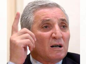 Սուրեն Աբրահամյան. Երկրում «զոռբայություն» է, այլանդակություն, իսկ Հայաստանը՝ իր
