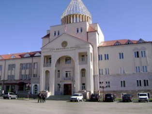 Спикер парламента НКР созывает внеочередное заседание