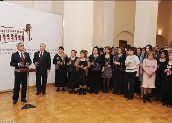 Armenian President meets diplomats