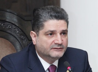 Премьер-министр Армении: Трата денег – не дело министерств