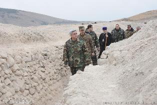 Armenian President visits defensive positions