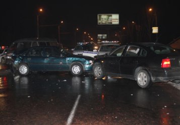 Accident involving 16 vehicles in Yerevan (video)