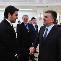 Студент, поехавший на встречу с президентом Турции на «Ягуаре», удостоился крити