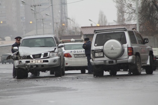 Աճառյան փողոցում բախվել են Mitsubishi Pajero-ն եւ Nissan Patrol-ը. մեկ
մարդ տե