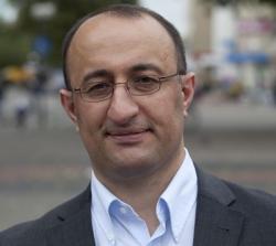 Turkish candidate defeated Armenian in two-horse race in Hamburg