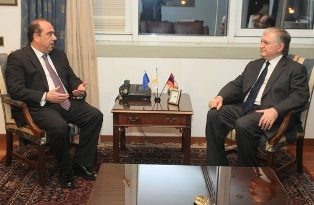 Էդվարդ Նալբանդյանն իր հույն եւ կիպրացի գործընկերներին հրավիրել է այցելել Հայաստա